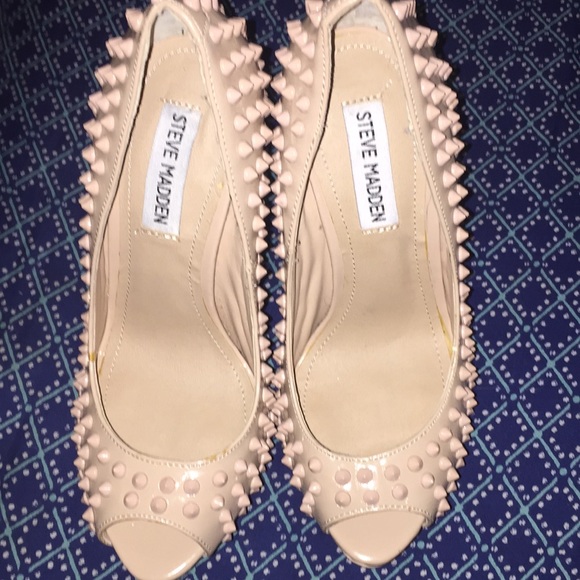 Shoes - STEVE MADDEN Open toed heels